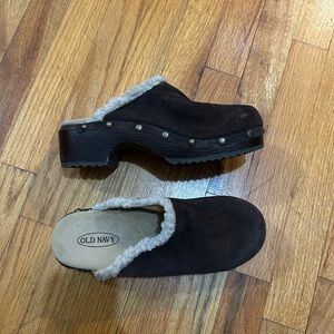 Old Navy Sherpa Lined Clogs Sz 8